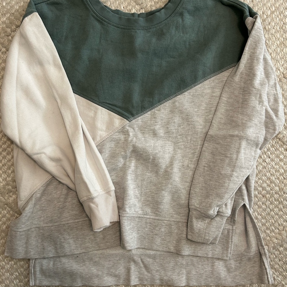 T.J.Maxx Green and Gray Colorblock Sweatshirt